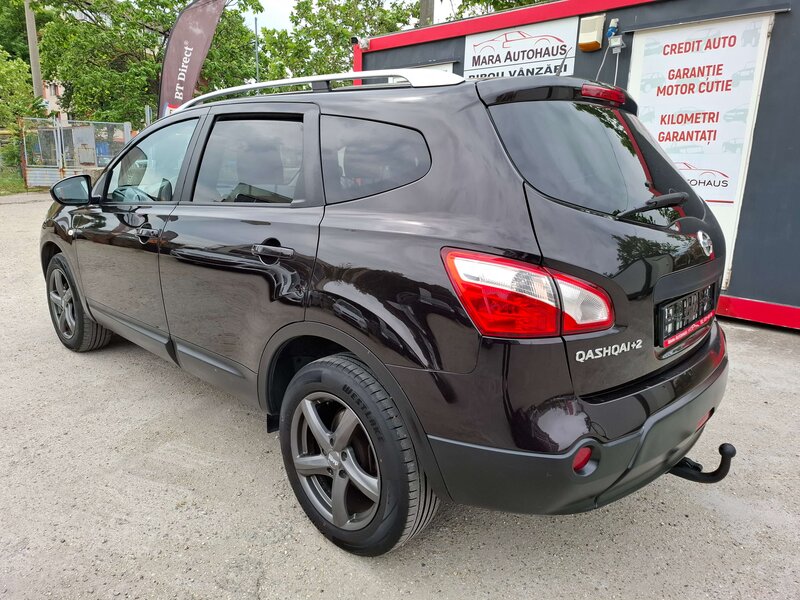 Nissan Qashqai+2